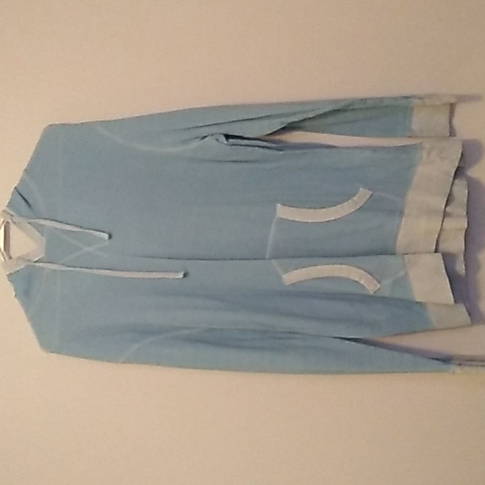 Lightweight men's hoodie.